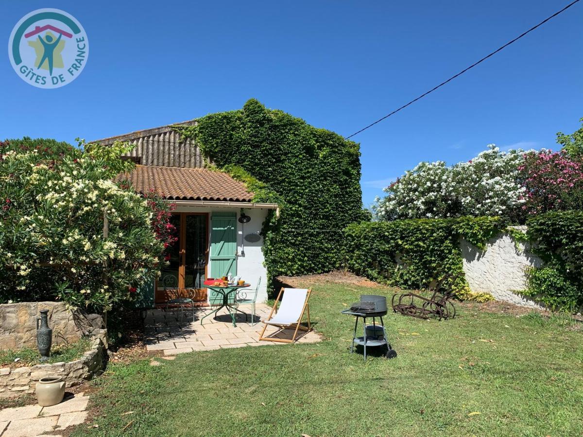 Apartamento Mas de Plisset Saint-Gilles  Exterior foto