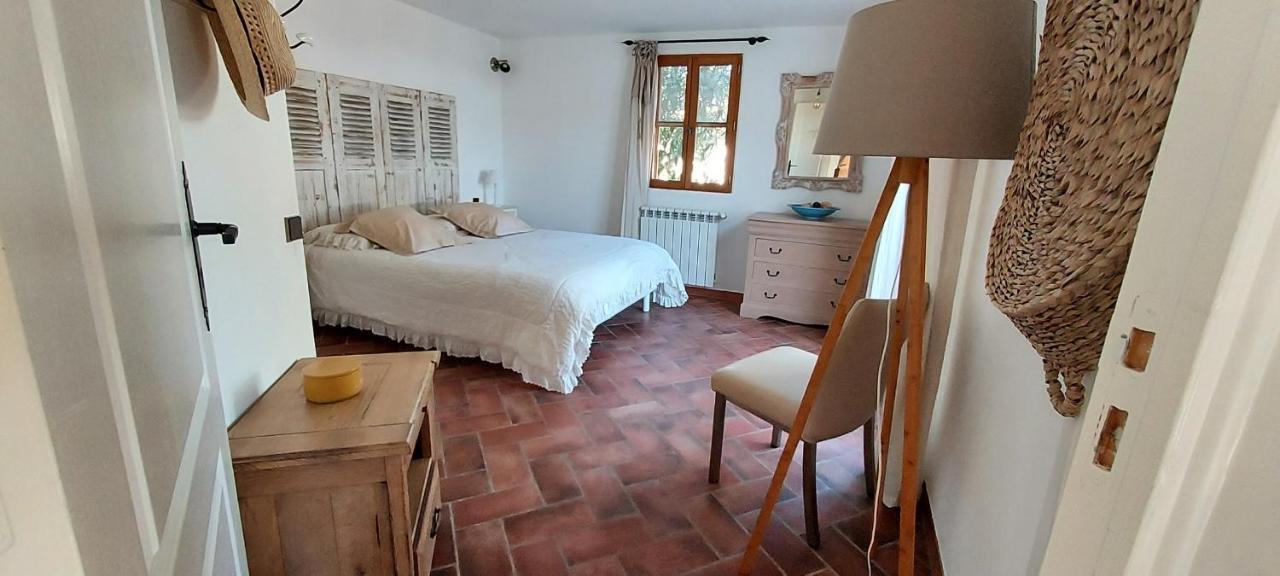 Apartamento Mas de Plisset Saint-Gilles  Exterior foto