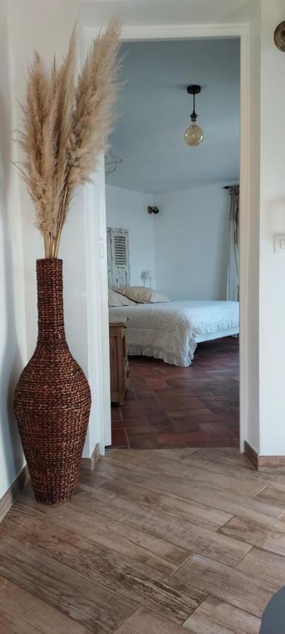 Apartamento Mas de Plisset Saint-Gilles  Exterior foto
