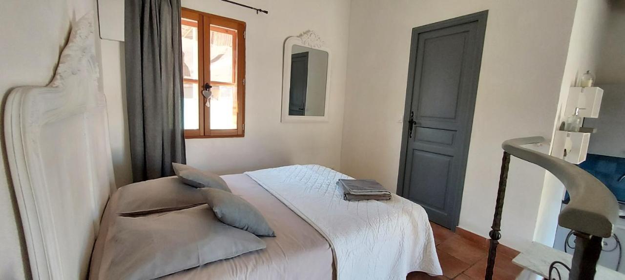 Apartamento Mas de Plisset Saint-Gilles  Exterior foto