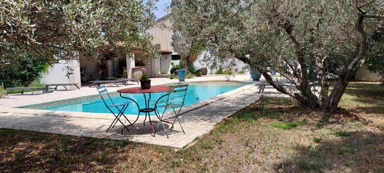 Apartamento Mas de Plisset Saint-Gilles  Exterior foto